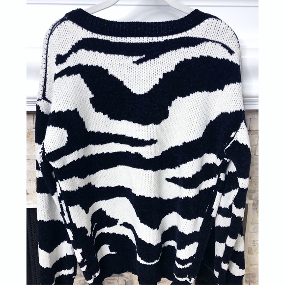 ❤️LAST 3! Soft Chenille Sally Zebra Print Sweater! - Picture 9 of 12